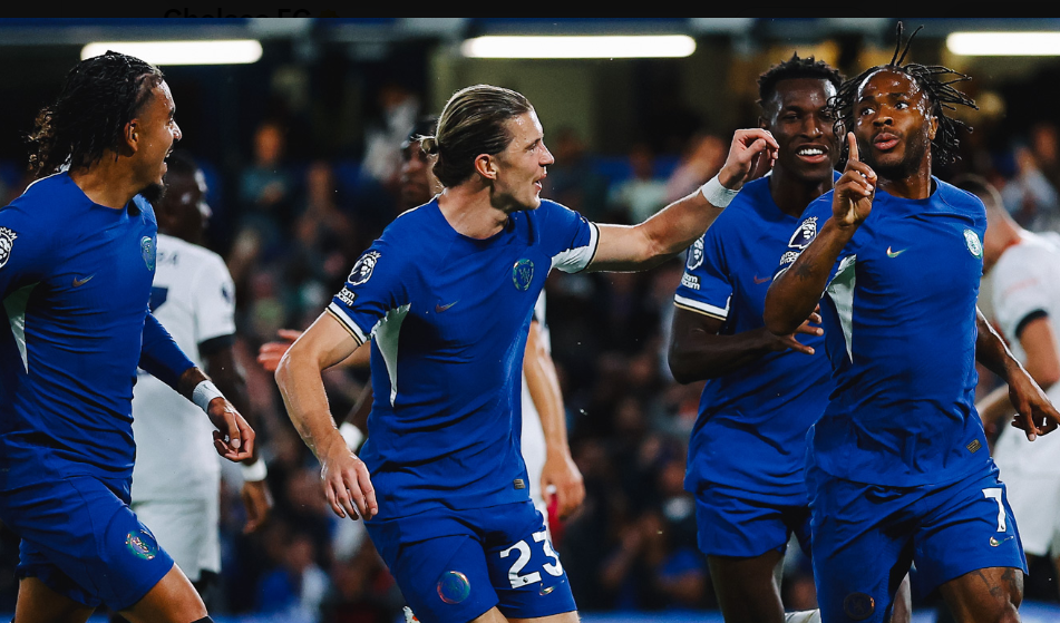 Chelsea ‘shijon’ fitoren e parë në Premier League, triumfon ndaj Lutonit