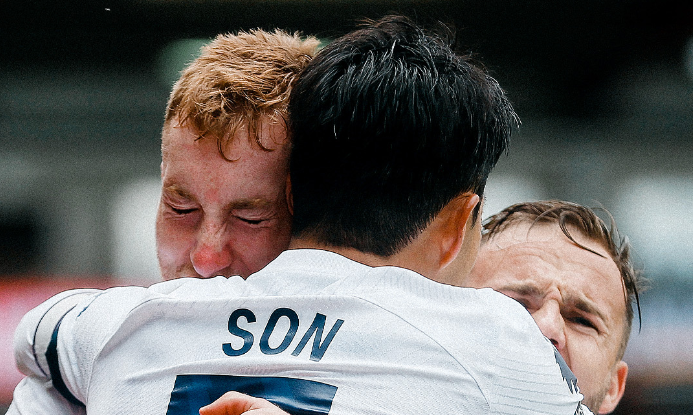 Tottenham triumfon ndaj Bournemouth, merr përkohësisht kreun