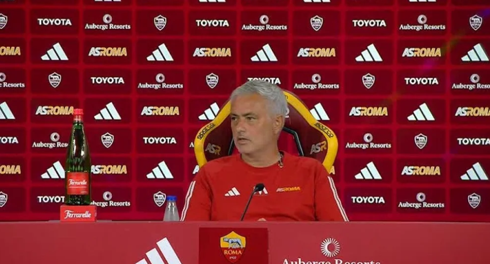 “Në verë refuzova ofertën më të çmendur”, Mourinho: Nuk jam unë problemi i Romës