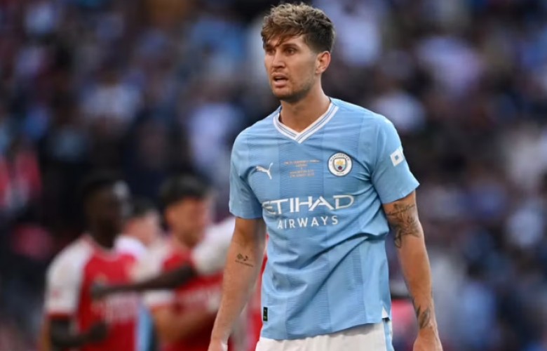 Stones kthehet shpejt sipas trajnerit Guardiola