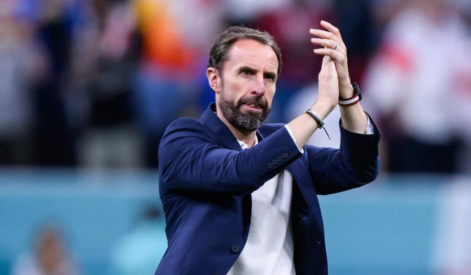 Southgate mbron Henderson dhe kritikon tifozët: Njerëz pa logjikë!