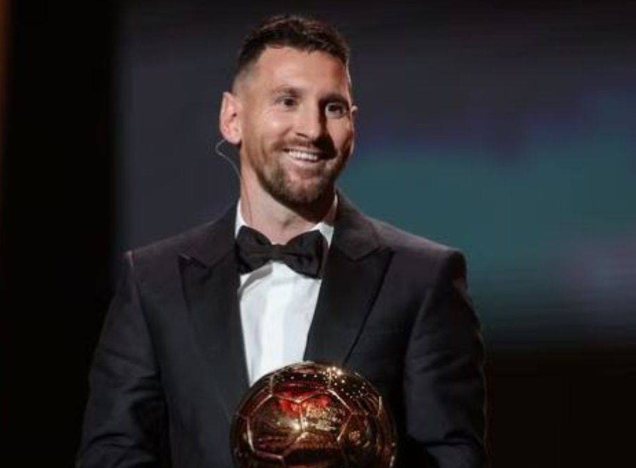 Messi ia dedikon trofeun Maradonës: Kudo që je, Diego… urime ditëlindjen. Ky trofe shkon edhe për ty