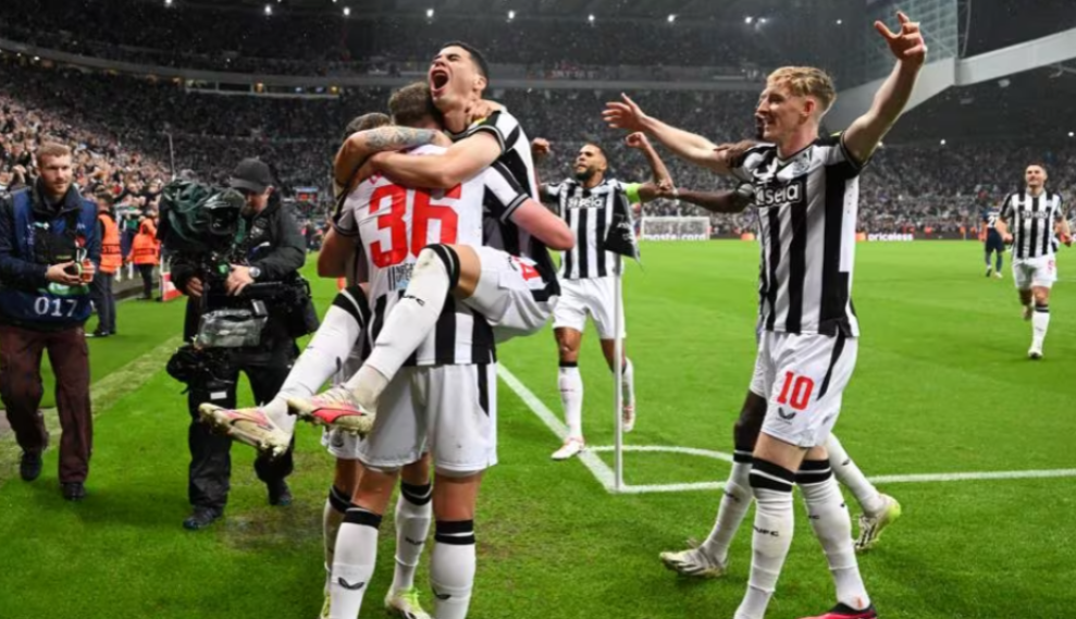 Newcastle i jep “shkollë” PSG-së, shijon fitoren e parë në Champions pas 20 viteve