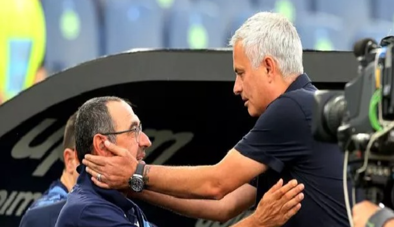 Mourinho ndez derbin: Sarri? Kam fituar 26 tituj, ai pak…