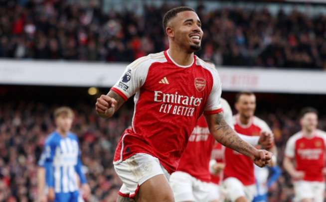 Arsenal mposht Brightonin, merr përkohësisht kreun e Premierligës