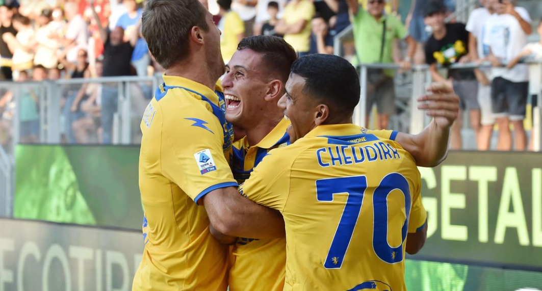 Frosinone shkruan historinë, eliminon Napolin dhe kalon në çerekfinale