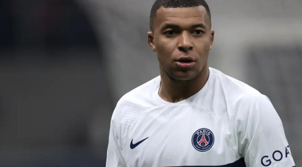 Kërkesa e Mbappe nëse pranon të rinovojë me PSG