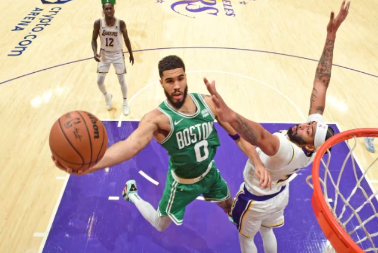 NBA, Boston fiton në shtëpinë e Lakers, Donçiç bën historinë në Finiks