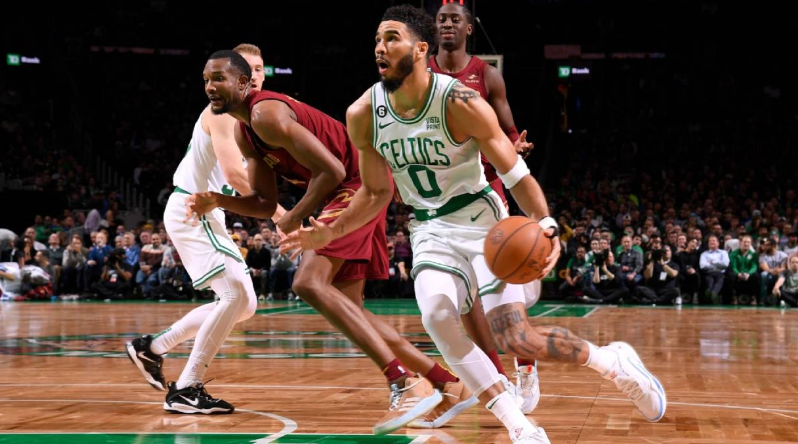 NBA/ Celtics bind ndaj Cavaliers, Golden State dështon në Los Angeles