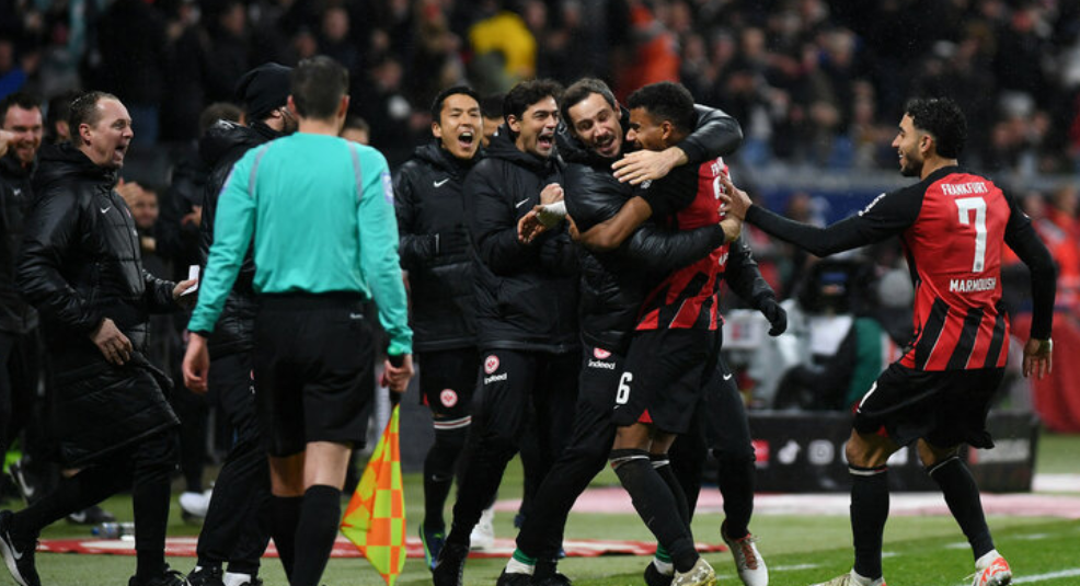 Eintracht Frankfurt shkatërron Bayern Munich