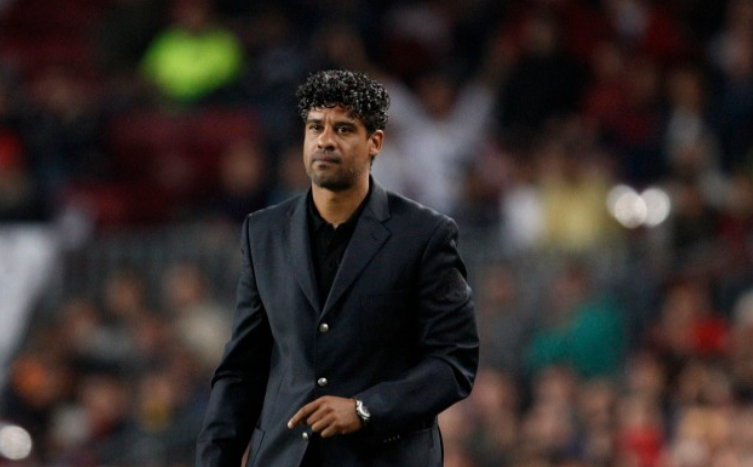 Laporta synon të kthejë Frank Rijkaard te Barcelona