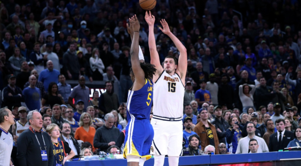 NBA/ Spektakël dhe “dramë”, Jokic ndëshkon Golden State me një kosh në sekondën e fundit