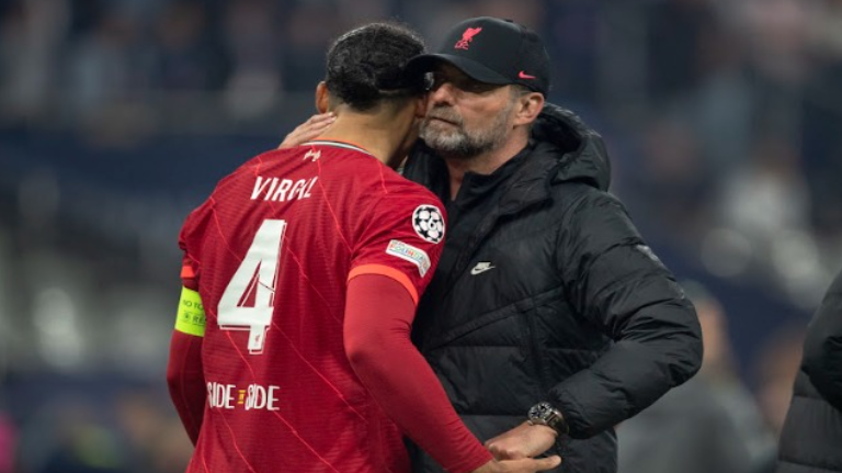 Van Dijk tremb Liverpool-in: Lamtumira e Klopp është e vështirë