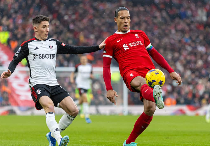 Fulham apo Liverpool në finalen e Kupës së Ligës angleze?