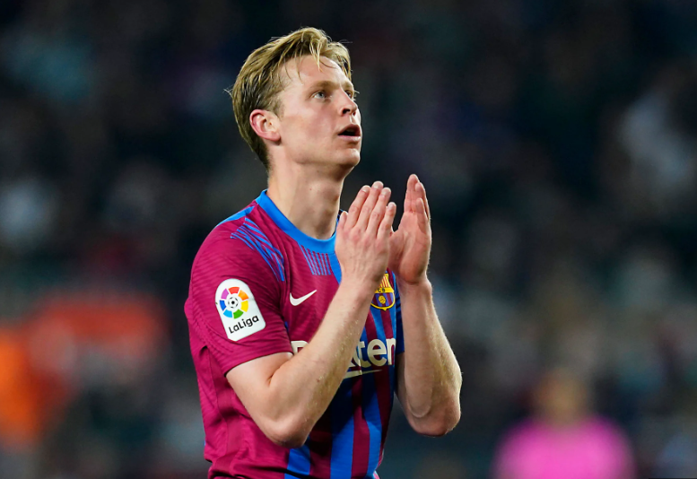 Barça e mendon shitjen e De Jong