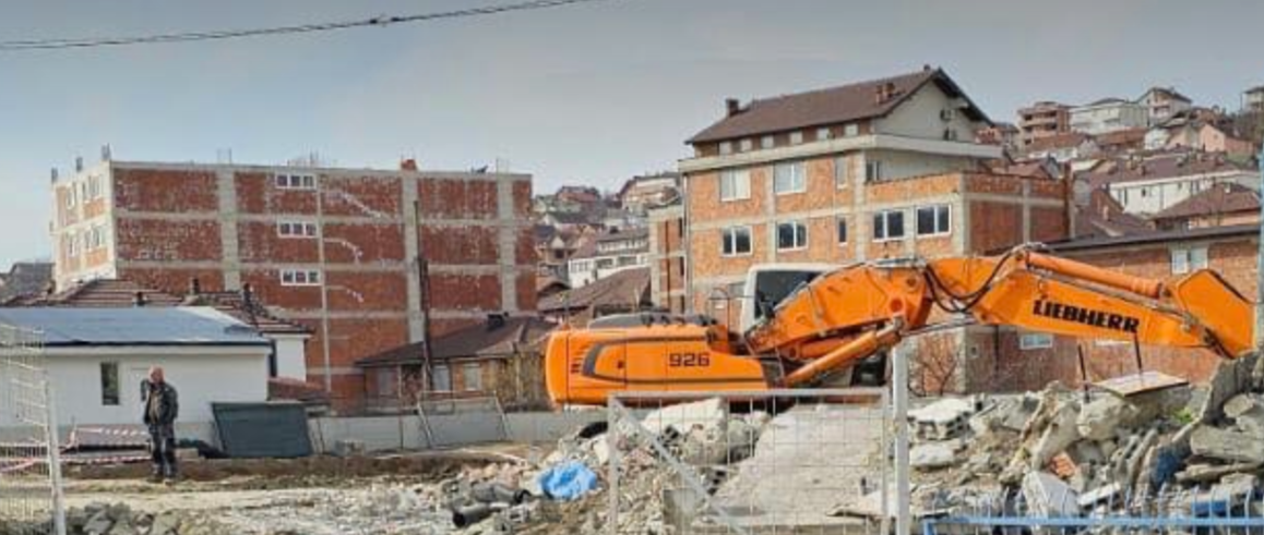 Çka po ndodhë në Rahovec? Kryetari Smajl Latifi e lë qytetin pa stadium!