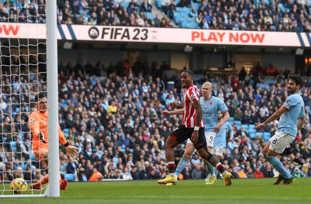 City ndaj Brentford synon të shfrytëzojë humbjen e Liverpoolit