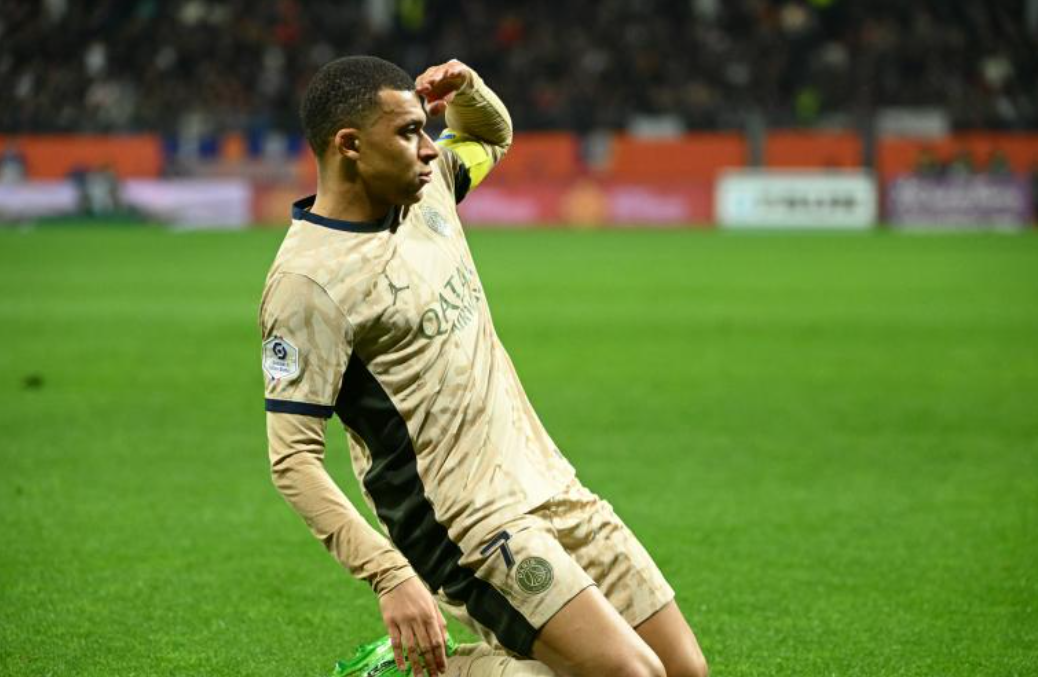 Mbappe shkëlqen me tregolësh, PSG arrin fitore tenistike