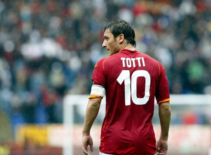 Totti tregon arsyen pse nuk kthehet të Roma