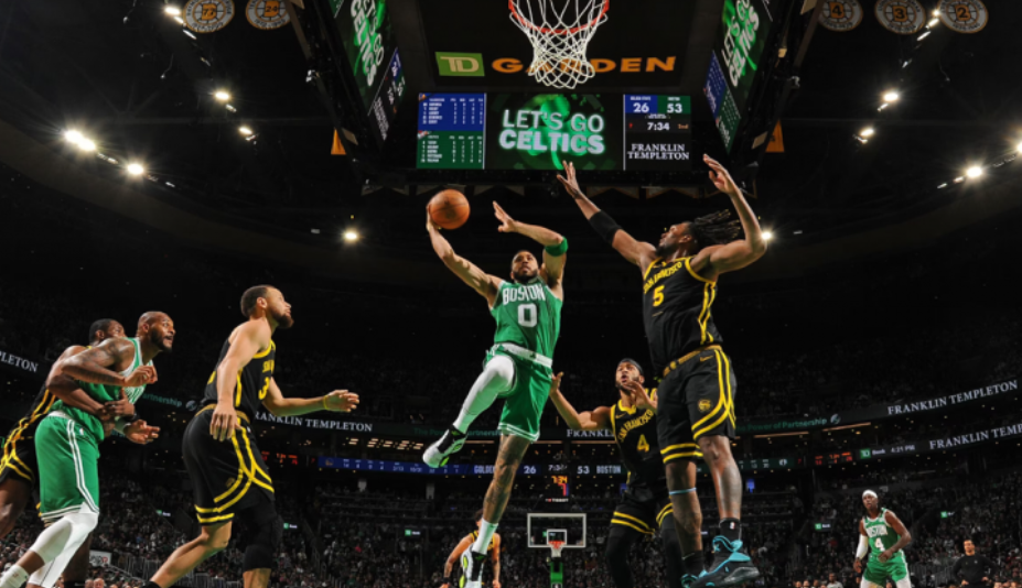 Boston Celtics merr fitore të pabesueshme me 52 pikë epërsi ndaj Golden State Warriors