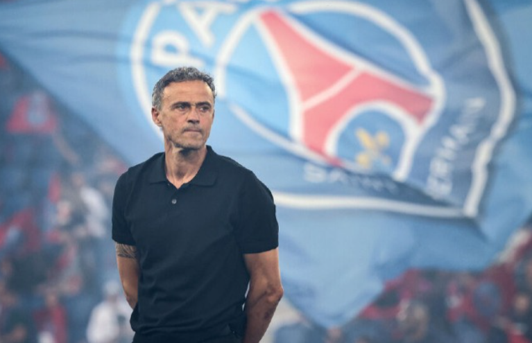 Luis Enrique ka fjetur në qendrën sportive të PSG-së për tre muaj