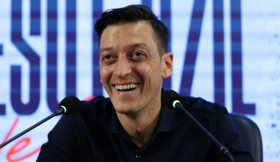 Ozil “godet” katalanasit: Dikur El Classico ishte ndeshja më e rëndësishme, sot Barcelona vetëm ankohet për gjyqtarët