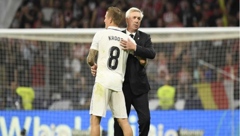 Ancelotti për Kroos: Nuk ka një lojtar si ai në treg