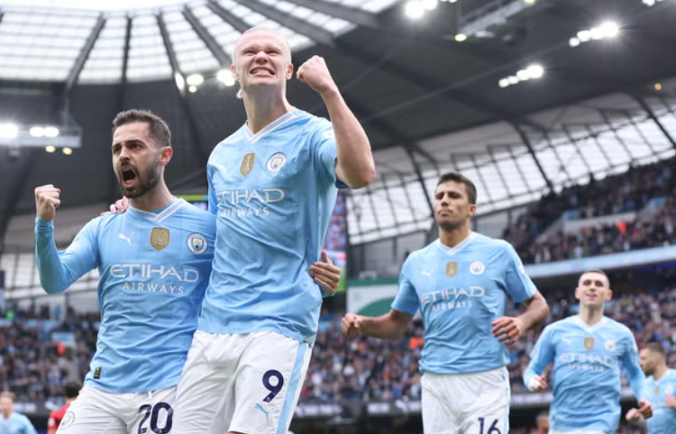 Man City shkund Wolves-in, shkëlqen Haaland