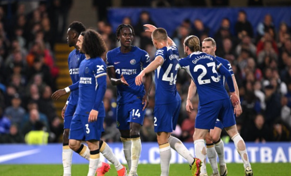 Chelsea rigjen fitoren, mposht Tottenham-in