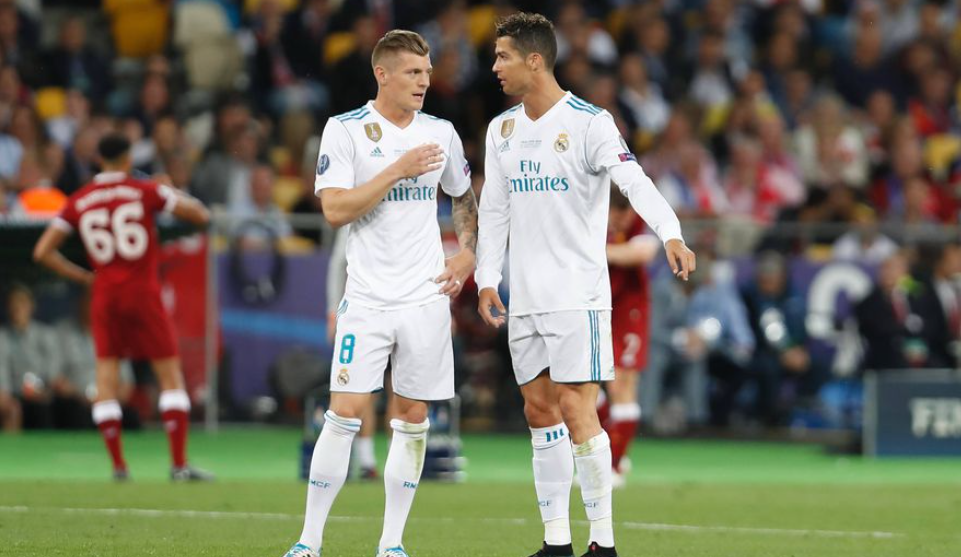 CR7 reagon për lamtumirën e Toni Kroos: Nder që kam ndarë fushën me ju!