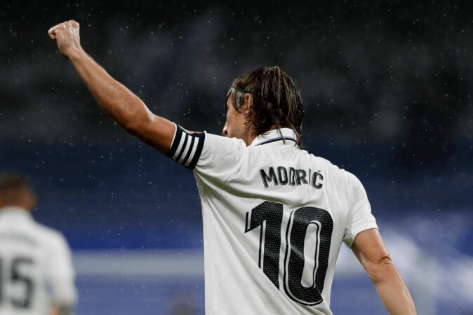 Modric largohet nga Madridi, kush do të marrë numrin 10-të, Vinicius Jr apo Mbappe?