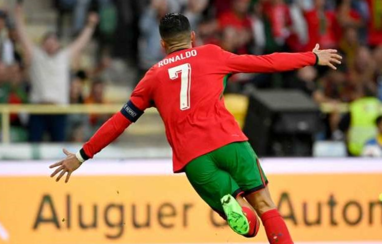 Ronaldo shkëlqen me dygolësh, Portugalia mposht thellë Irlandën