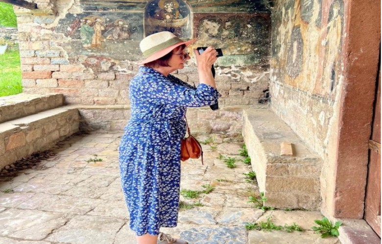 Turistët e huaj, interes për historinë dhe kulturën e Voskopojës