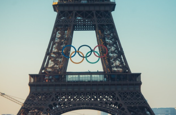 ‘PARIS 2024’, Unazat olimpike vendosen në Kullën Eifel