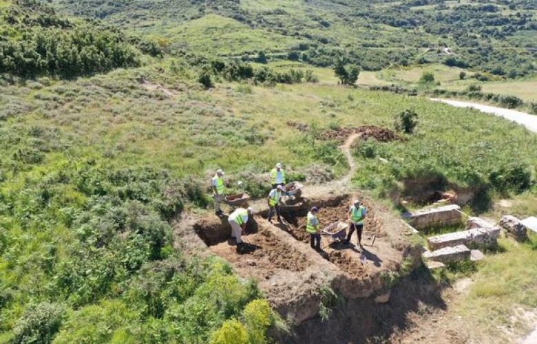 Gërmimet arkeologjike në Amantia zbulojnë të tjera varre monumentale