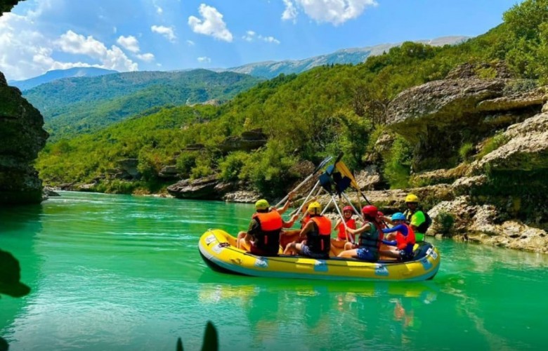 Parku Kombëtar i Vjosës, Kumbaro: Pushuesit zgjedhin ekoturizmin