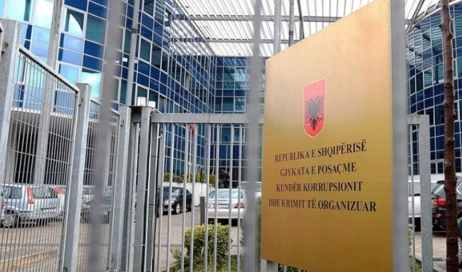 Shqipëri: Gjykata e Posaçme e lë në burg ish-ministrin e Shëndetësisë Ilir Beqaj