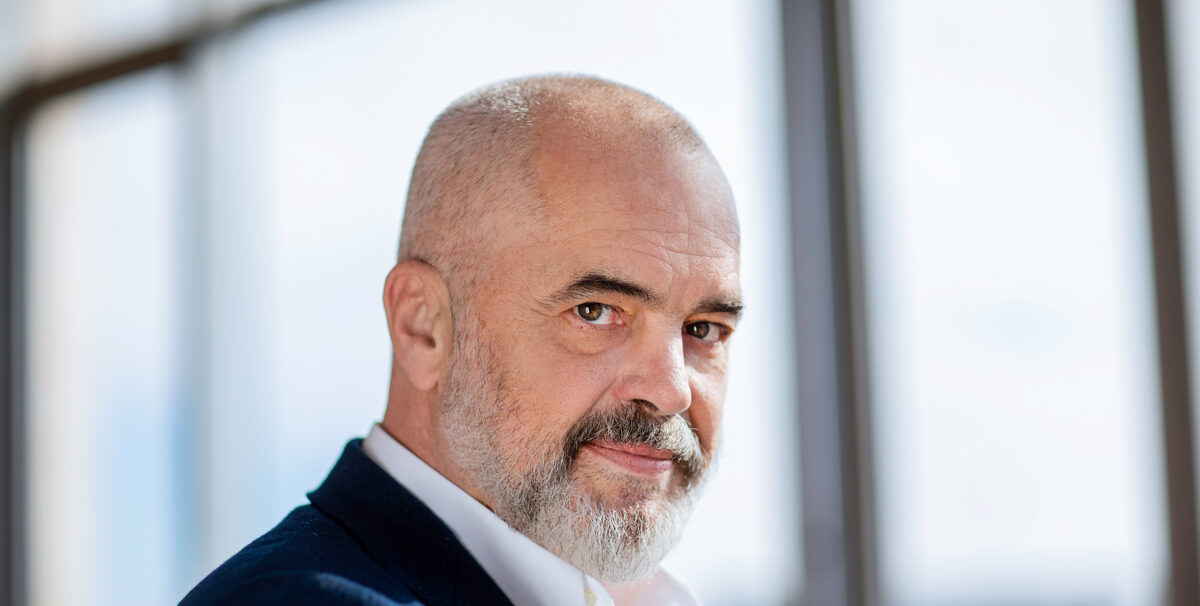 Edi Rama feston sot 60-vjetorin e lindjes