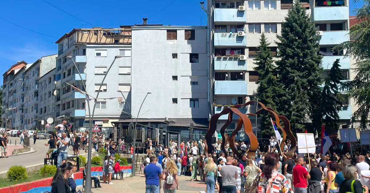 Protesta në veri, fillojnë të mblidhen serbët