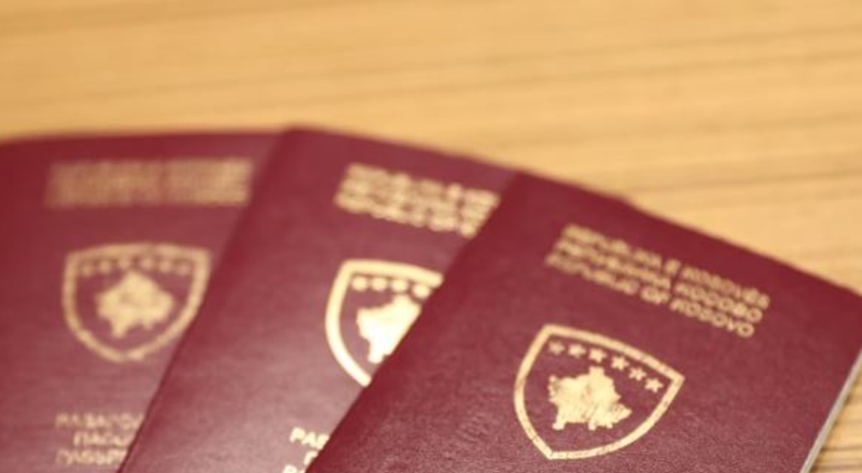 Mbi 10,000 serbë kanë marrë pasaportën e Kosovës nga janari