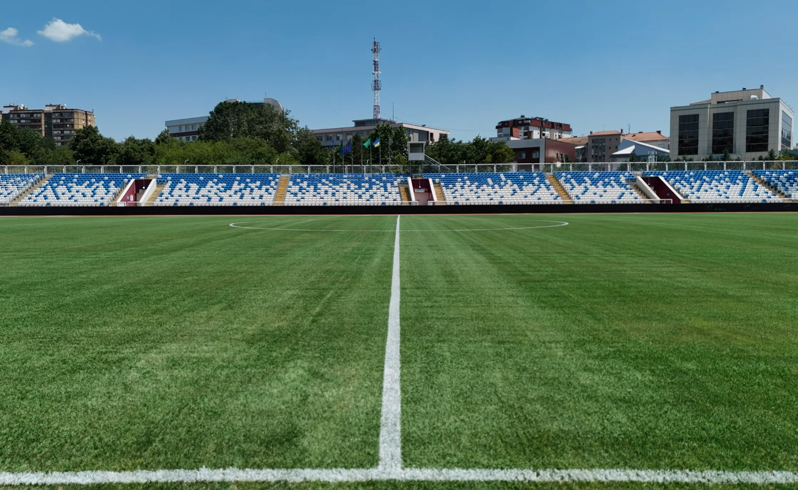 Stadiumi ‘Fadil Vokrri’ i gatshëm për të mirëpritur ndeshjet e rrethit të tretë të Ligës së Konferencës dhe ndeshjen promovuese të AlbiMall Superligës