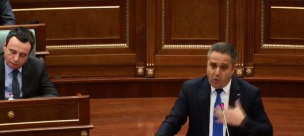 Driton Selmanaj: Mos u habisni kur të ftohet edhe Albin Kurti në Prokurori Speciale, hetimet do ta implikojnë