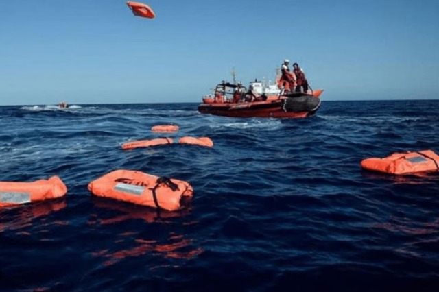 Mbytet varka në Lampedusa, shpëtohen shtatë emigrantë, zhduken 21 të tjerë