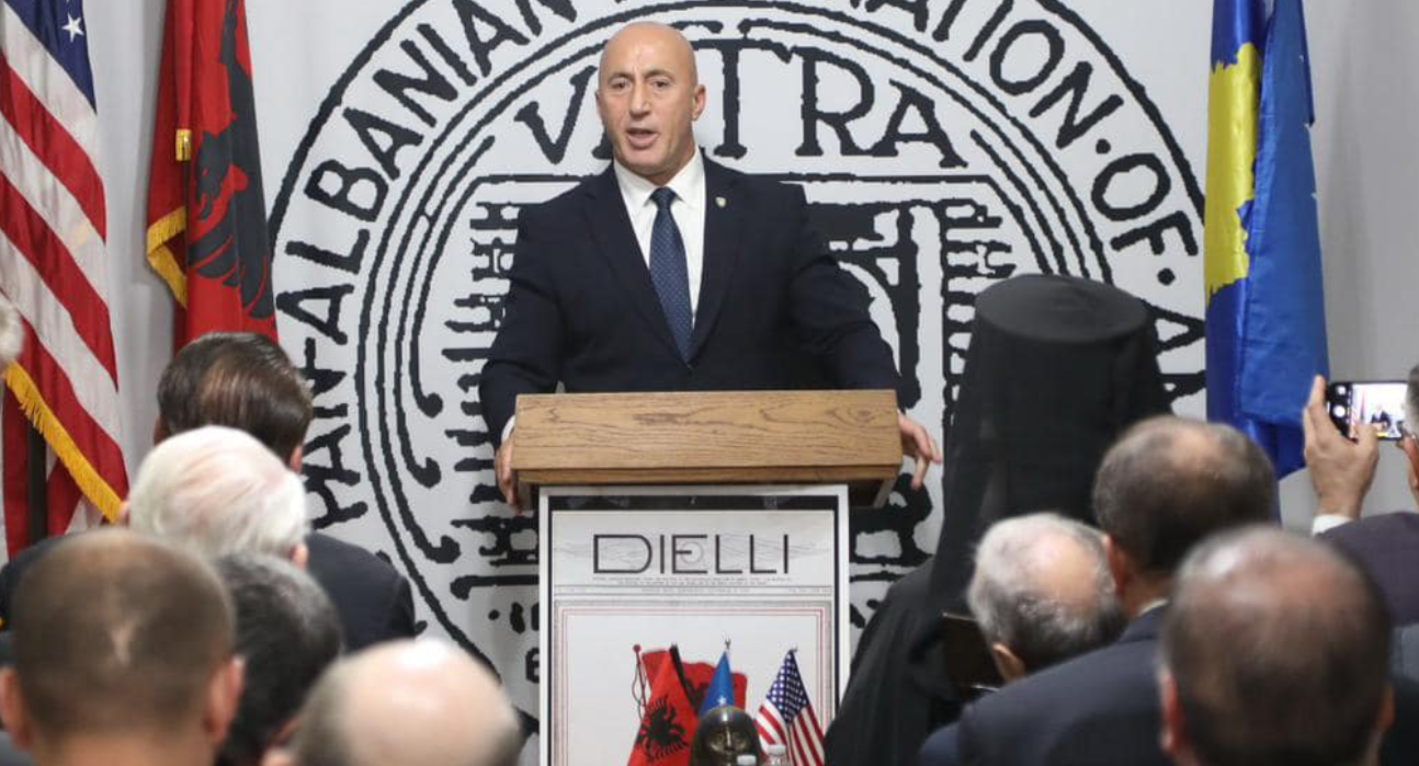 Haradinaj në New York, merr titullin anëtar nderi i përjetshëm i Federatës ‘VATRA’