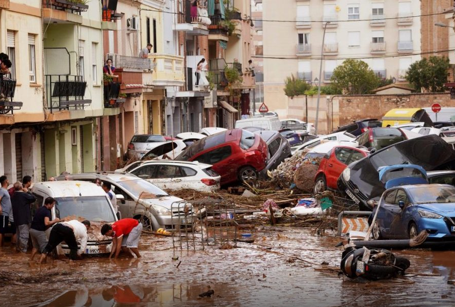 SPANJË, Të paktën 95 të vdekur pas përmbytjeve të mëdha