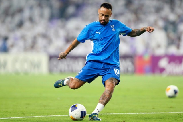 Neymar është kthyer, minutat e para me Al Hilal një vit pas dëmtimit