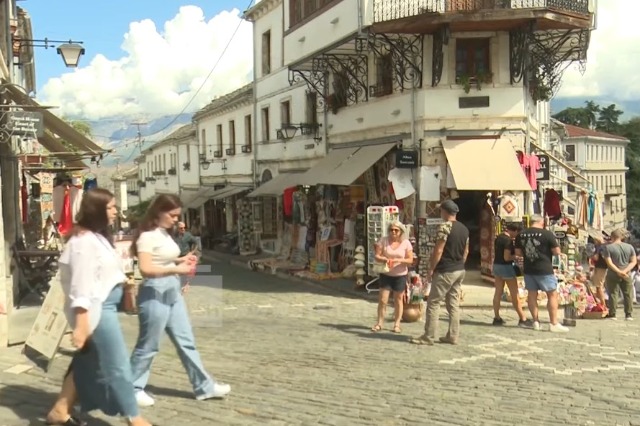 Gjirokastra destinacion i preferuar edhe në tetor