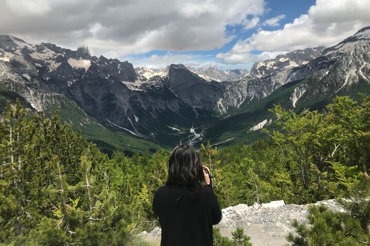 Rama: Valbona destinacion gjithëvjetor, turistët shijojnë ecjet në shtigje