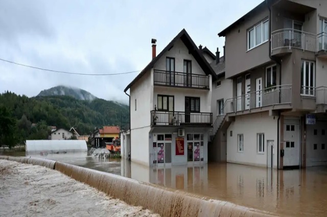 Katastrofa në Bosnje: Ende kërkohet për viktima të mundshme