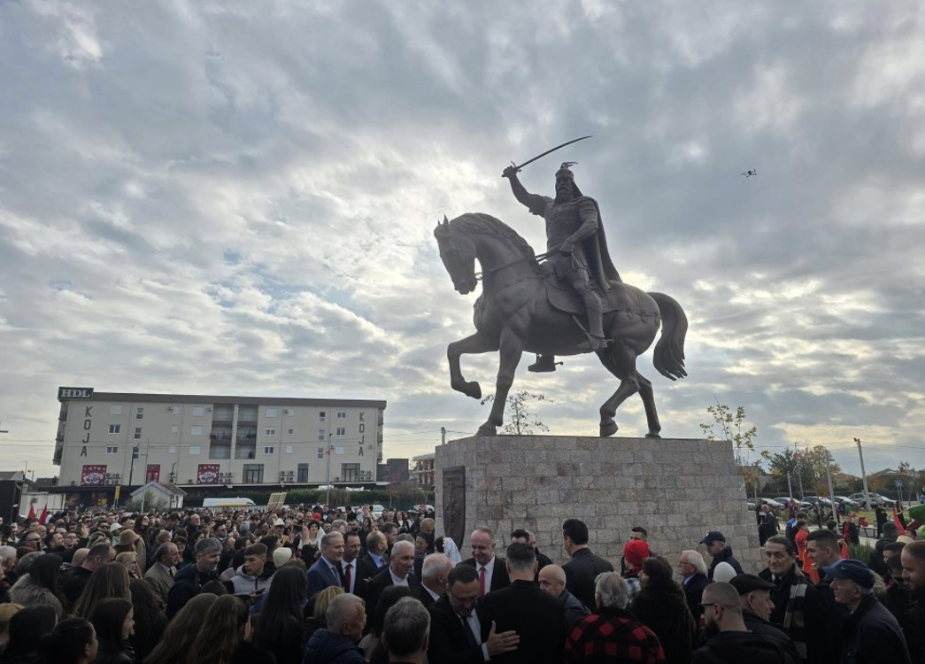 Përurohet përmendorja e Skënderbeut në Tuz të Malit të zi